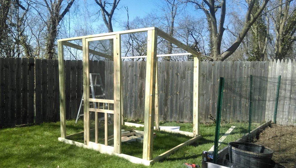 Building a Chicken Run for Beginners: 7 Steps – Instructables