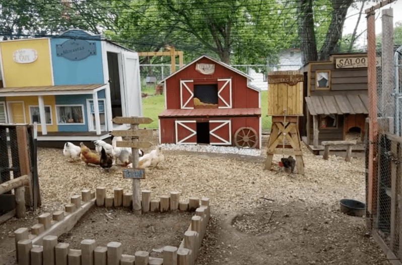 Western Style Chicken Coop – Amos Farmstead