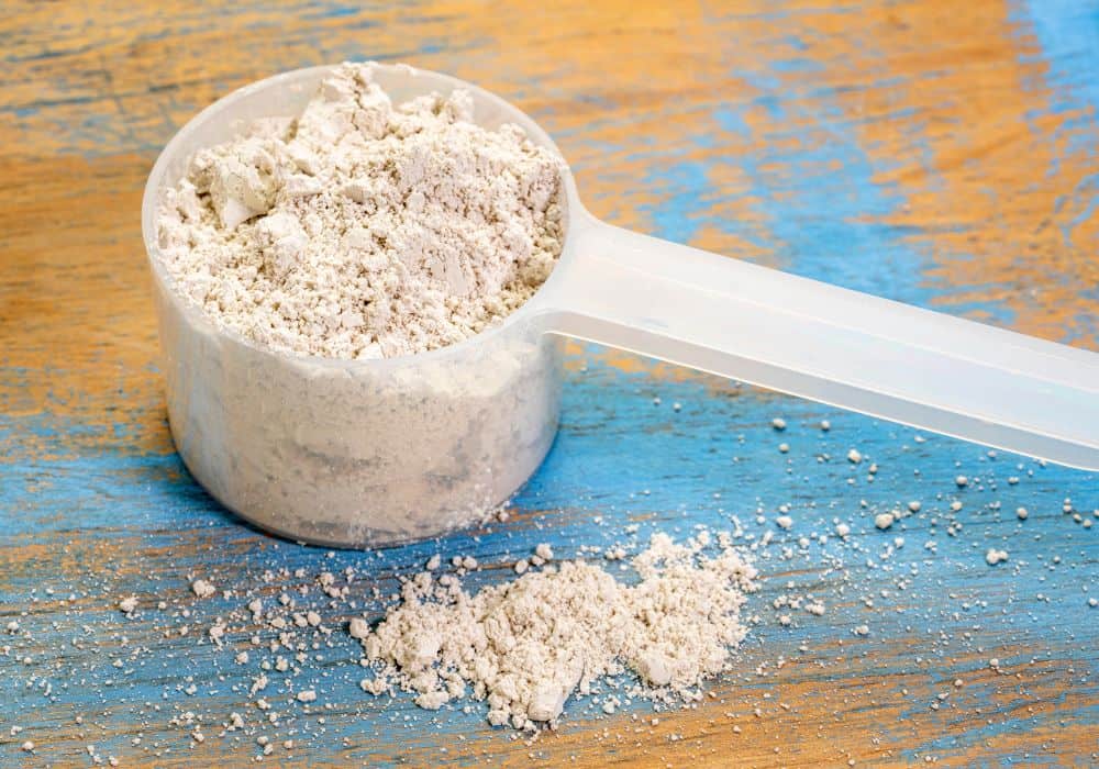 How to use diatomaceous earth on chickens?