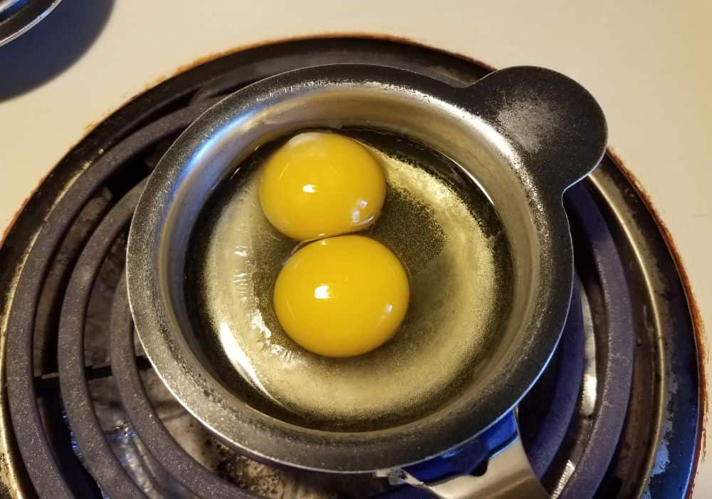 What does finding a double egg yolk mean?